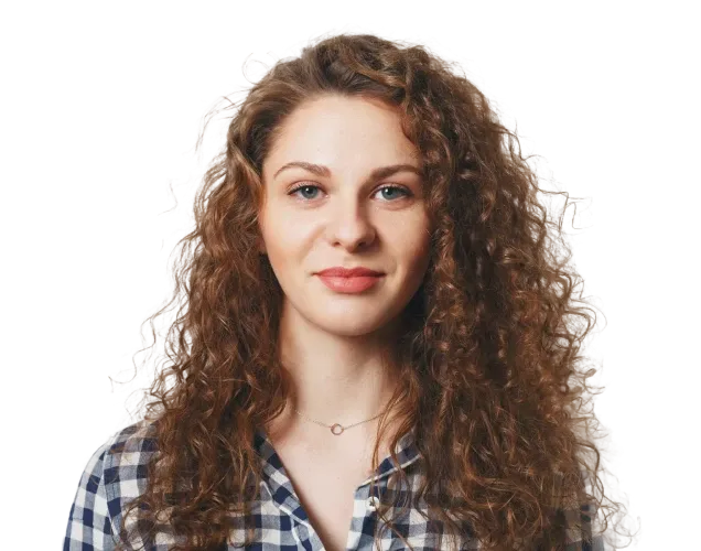 Julia Petrov headshot